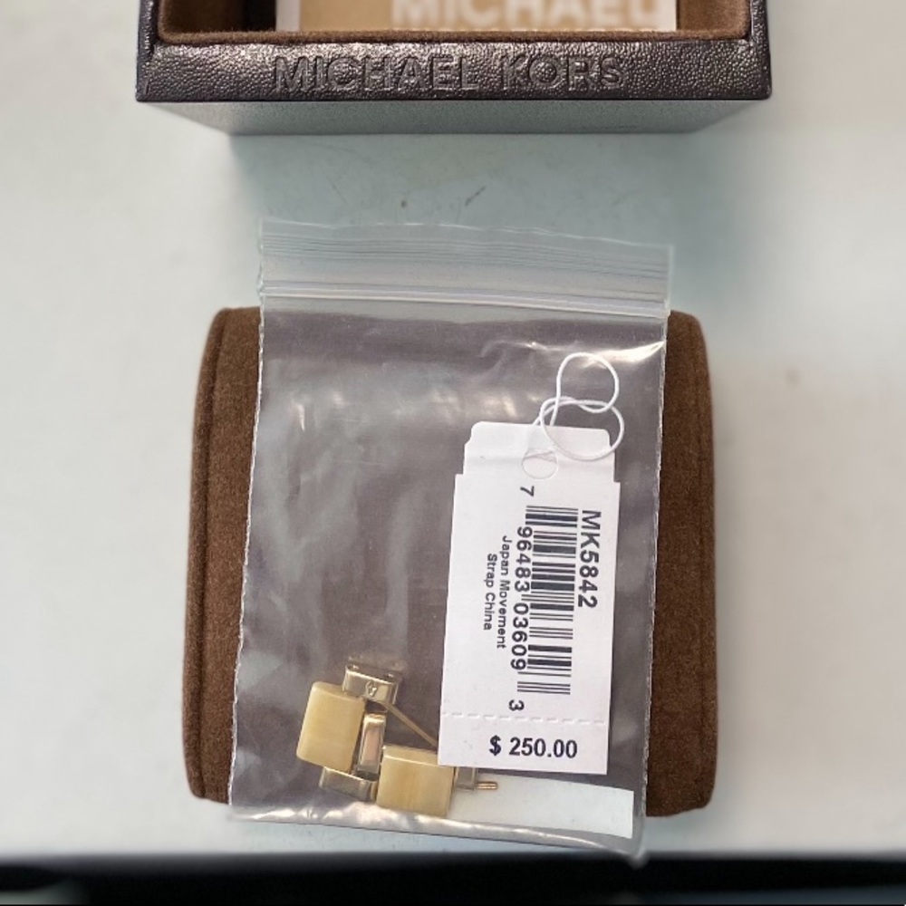 Michael kors watch - Picture 2 of 3